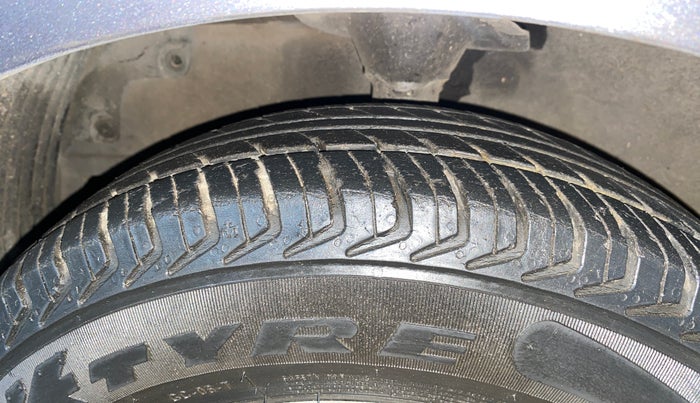 2017 Hyundai Eon ERA +, Petrol, Manual, 40,052 km, Left Front Tyre Tread