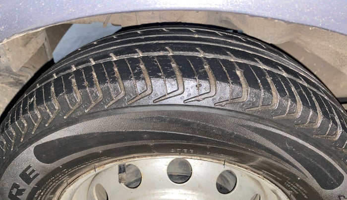 2017 Hyundai Eon ERA +, Petrol, Manual, 40,052 km, Right Rear Tyre Tread