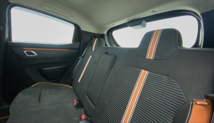 2020 Renault Kwid 1.0 CLIMBER OPT, Petrol, Manual, 34,732 km, Right Side Rear Door Cabin
