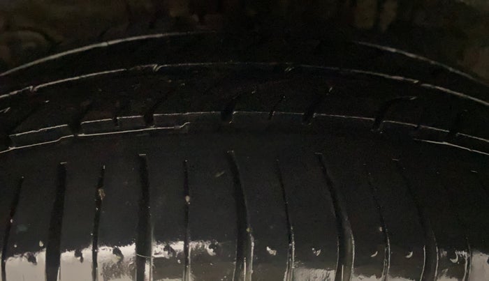 2015 Hyundai Grand i10 SPORTZ 1.2 KAPPA VTVT, Petrol, Manual, 47,821 km, Right Rear Tyre Tread