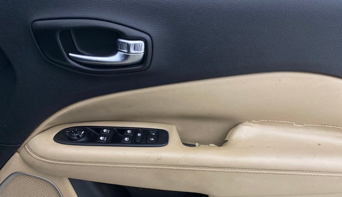 2018 Jeep Compass LONGITUDE (O) 2.0 DIESEL, Diesel, Manual, 53,209 km, Driver Side Door Panels Control