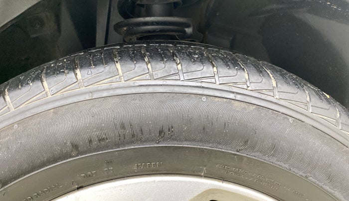 2018 Jeep Compass LONGITUDE (O) 2.0 DIESEL, Diesel, Manual, 53,209 km, Right Front Tyre Tread