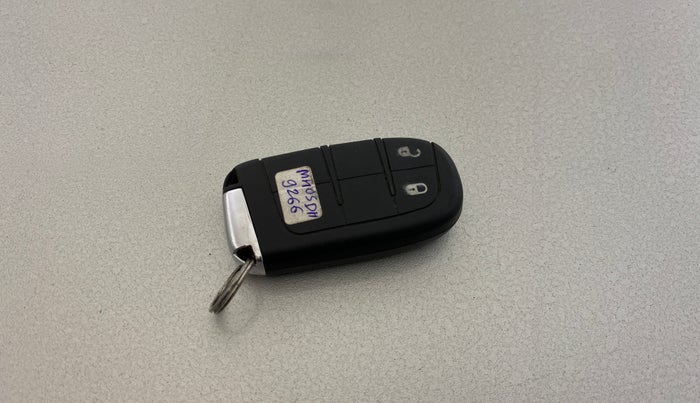 2018 Jeep Compass LONGITUDE (O) 2.0 DIESEL, Diesel, Manual, 53,209 km, Key Close Up