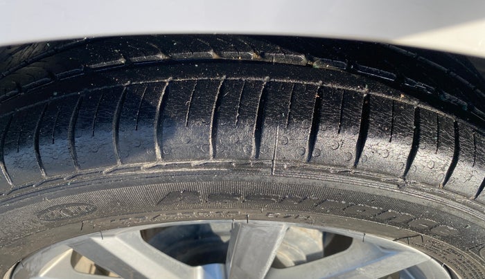 2020 Volkswagen Polo HIGHLINE PLUS 1.0, Petrol, Manual, 43,632 km, Right Rear Tyre Tread