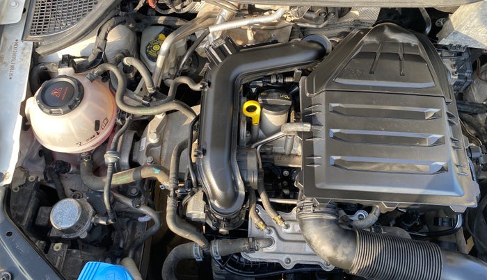 2020 Volkswagen Polo HIGHLINE PLUS 1.0, Petrol, Manual, 43,632 km, Engine View - Right