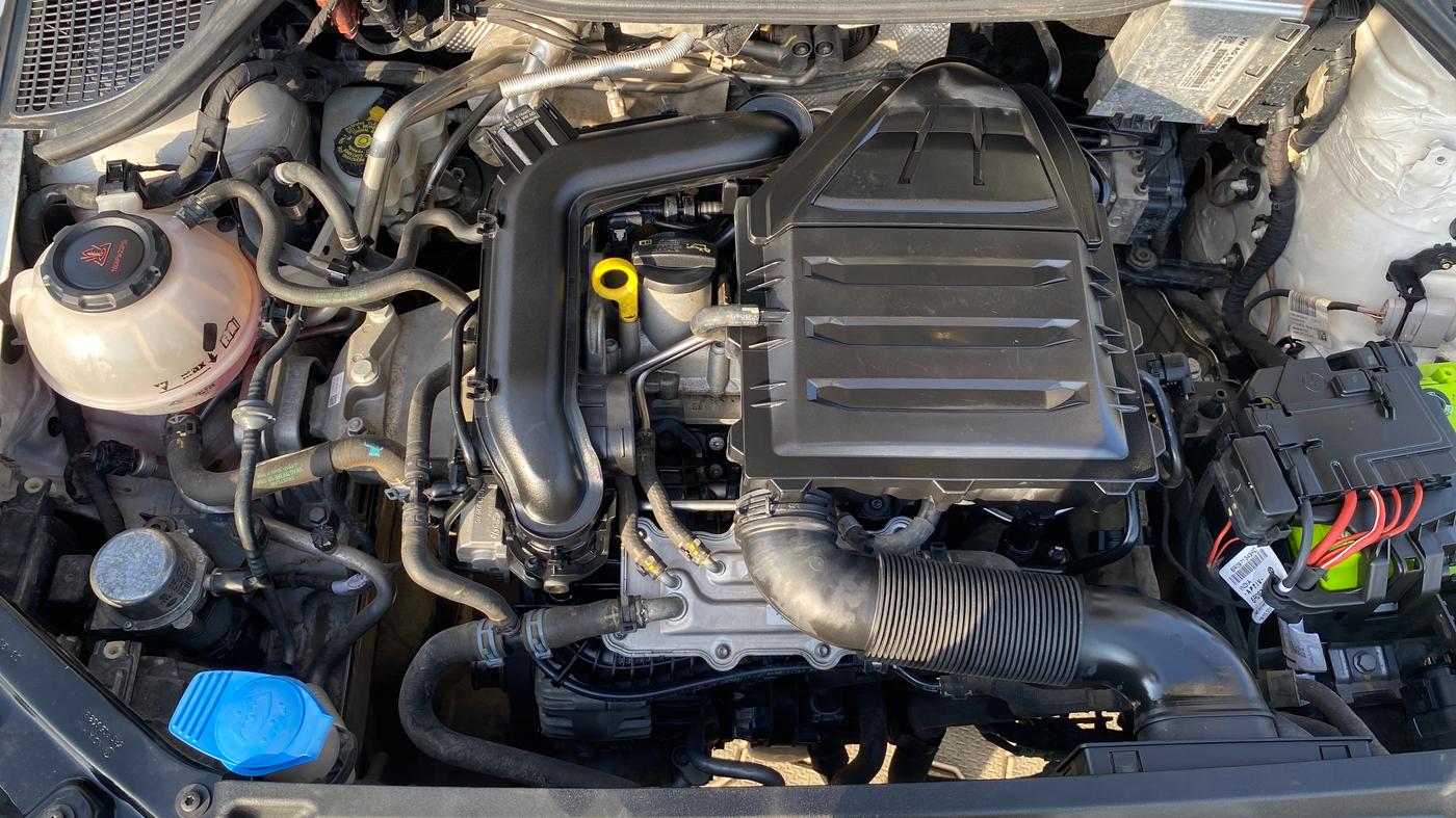 2020 Volkswagen Polo HIGHLINE PLUS 1.0, Petrol, Manual, 43,761 km, Engine View