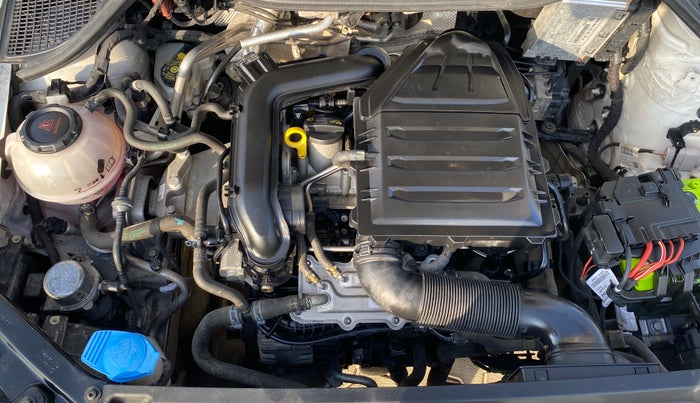 2020 Volkswagen Polo HIGHLINE PLUS 1.0, Petrol, Manual, 43,632 km, Engine View