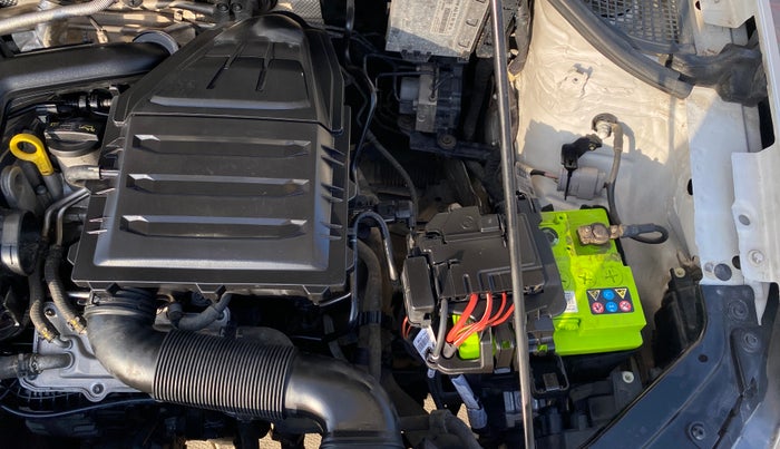 2020 Volkswagen Polo HIGHLINE PLUS 1.0, Petrol, Manual, 43,632 km, Engine View - Left