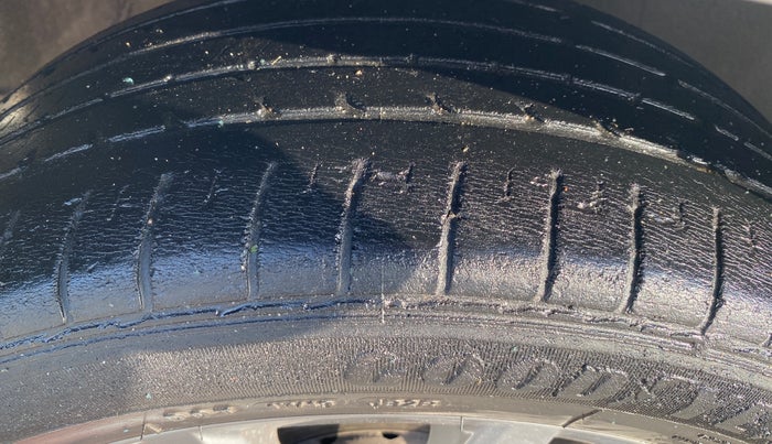 2020 Volkswagen Polo HIGHLINE PLUS 1.0, Petrol, Manual, 43,632 km, Right Front Tyre Tread