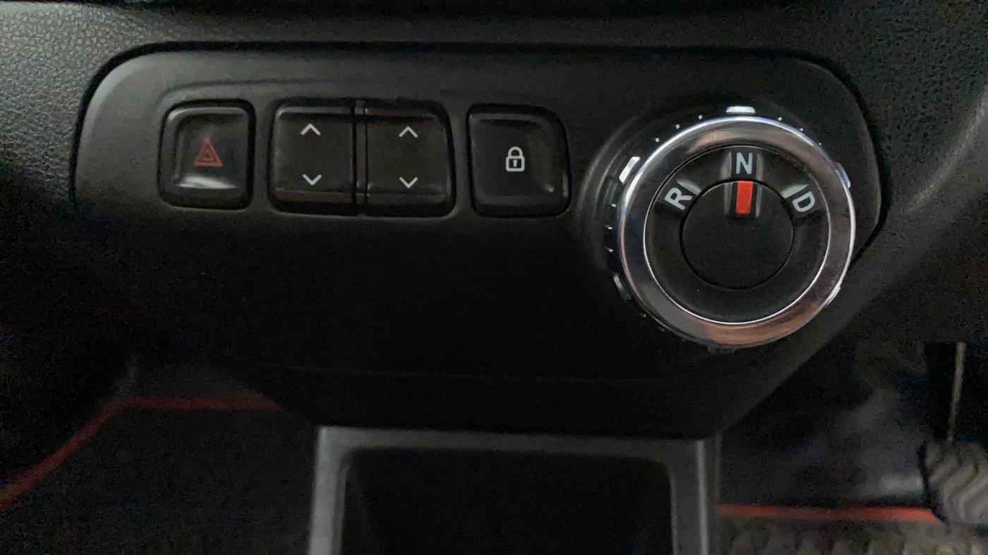 2018 Renault Kwid RXT 1.0 AMT (O), Petrol, Automatic, 68,942 km, Gear Lever