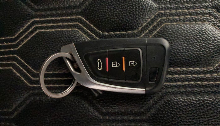 2017 Hyundai Grand i10 ASTA 1.2 KAPPA VTVT, Petrol, Manual, 71,876 km, Key Close Up