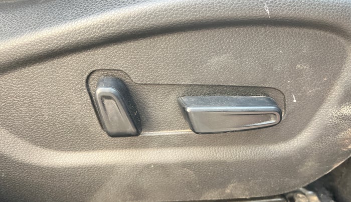 2021 KIA SELTOS GTX PLUS AT 1.5 DIESEL, Diesel, Automatic, 1,47,103 km, Driver Side Adjustment Panel