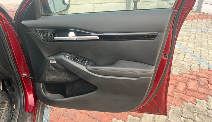 2021 KIA SELTOS GTX PLUS AT 1.5 DIESEL, Diesel, Automatic, 1,47,103 km, Driver Side Door Panels Control