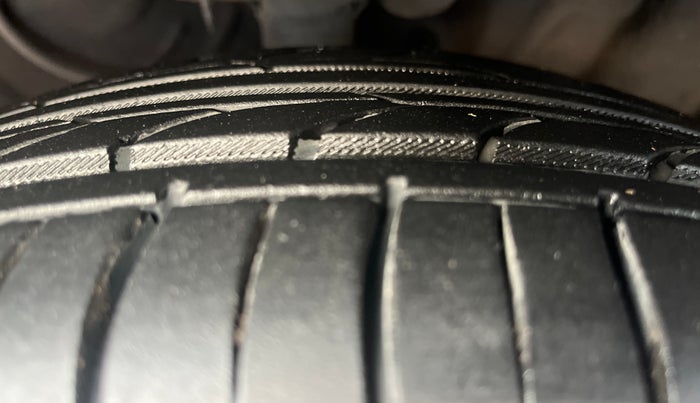 2021 KIA SELTOS GTX PLUS AT 1.5 DIESEL, Diesel, Automatic, 1,47,103 km, Right Front Tyre Tread