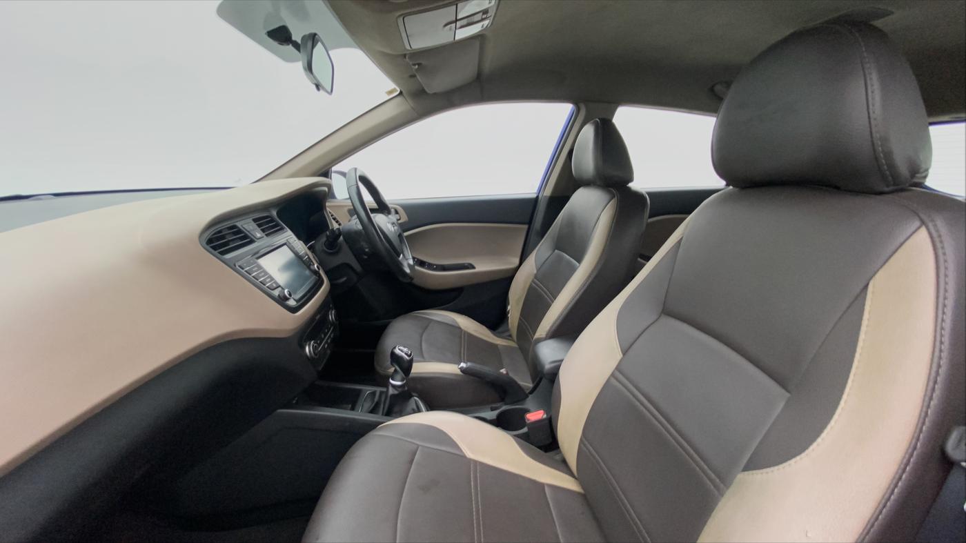 2016 Hyundai Elite i20 1.4 CRDI ASTA (O), Diesel, Manual, 69,447 km, Right Side Front Door Cabin