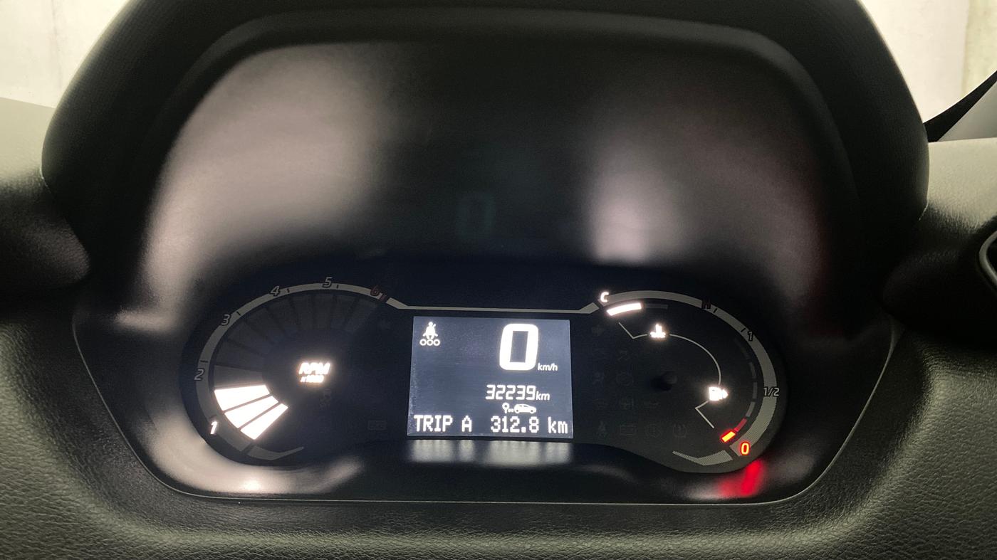 2025 Nissan MAGNITE Acenta B4D 1.0 Petrol MT, Petrol, Manual, 32,231 km, Odometer Image