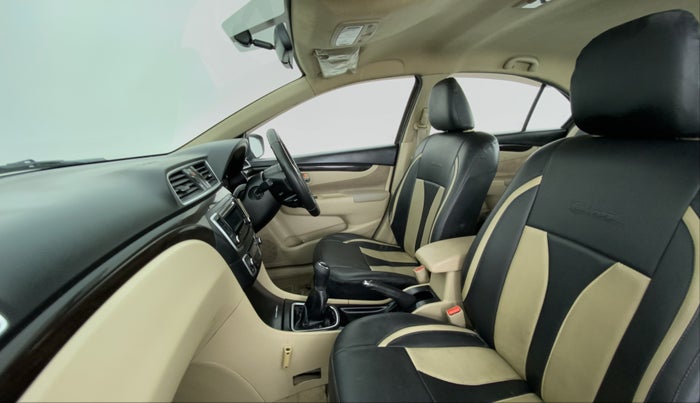 2015 Maruti Ciaz VXI PLUS, Petrol, Manual, 90,387 km, Right Side Front Door Cabin