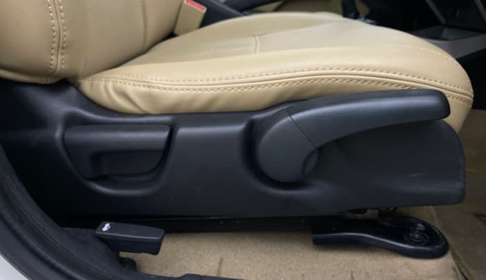 2016 Honda City 1.5L I-VTEC V MT, Petrol, Manual, 86,897 km, Driver Side Adjustment Panel