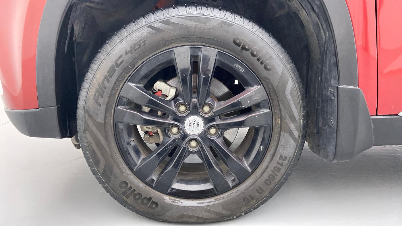 2019 Maruti Vitara Brezza ZDI PLUS DUAL TONE, Diesel, Manual, 41,091 km, Left Front Wheel