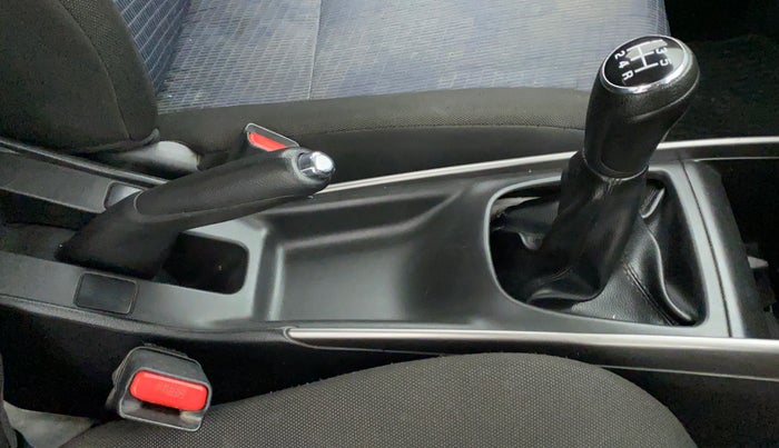 2020 Maruti Baleno DELTA PETROL 1.2, CNG, Manual, 61,006 km, Gear Lever