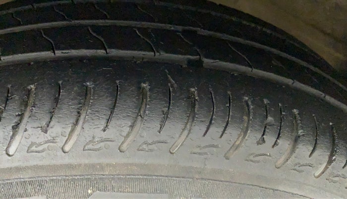 2020 Maruti Baleno DELTA PETROL 1.2, CNG, Manual, 61,006 km, Left Rear Tyre Tread