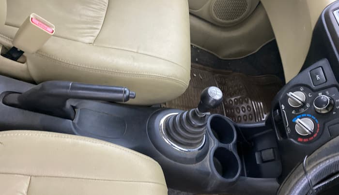 2013 Honda Brio S MT, Petrol, Manual, 74,465 km, Gear Lever