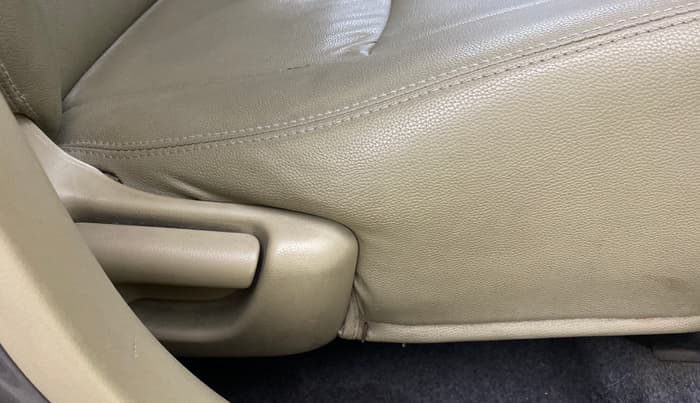 2013 Honda Brio S MT, Petrol, Manual, 74,465 km, Driver Side Adjustment Panel