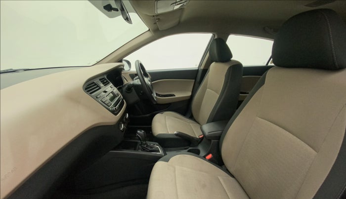 2016 Hyundai Elite i20 MAGNA 1.4 AT, Petrol, Automatic, 61,356 km, Right Side Front Door Cabin