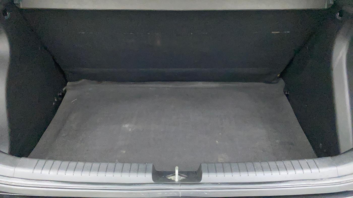 2016 Hyundai Elite i20 MAGNA 1.4 AT, Petrol, Automatic, 61,356 km, Boot Inside