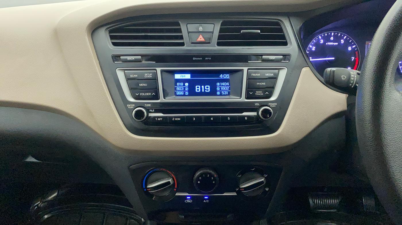 2016 Hyundai Elite i20 MAGNA 1.4 AT, Petrol, Automatic, 61,356 km, Air Conditioner