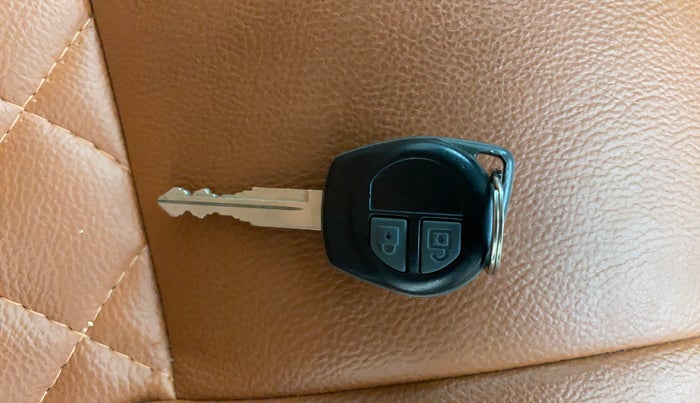 2016 Maruti Ertiga VXI, Petrol, Manual, 1,01,093 km, Key Close Up