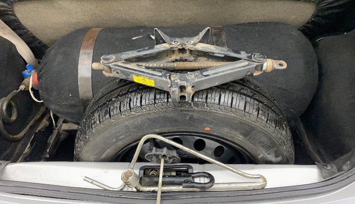 2014 Toyota Etios Liva G, CNG, Manual, 79,418 km, Spare Tyre