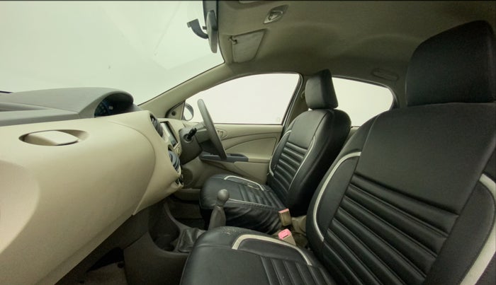 2014 Toyota Etios Liva G, CNG, Manual, 79,418 km, Right Side Front Door Cabin