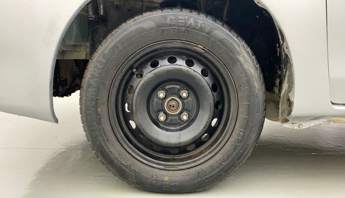 2014 Toyota Etios Liva G, CNG, Manual, 79,418 km, Left Front Wheel
