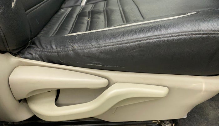 2014 Toyota Etios Liva G, CNG, Manual, 79,418 km, Driver Side Adjustment Panel