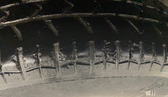 2013 Maruti Swift Dzire VXI, Petrol, Manual, 49,948 km, Right Rear Tyre Tread