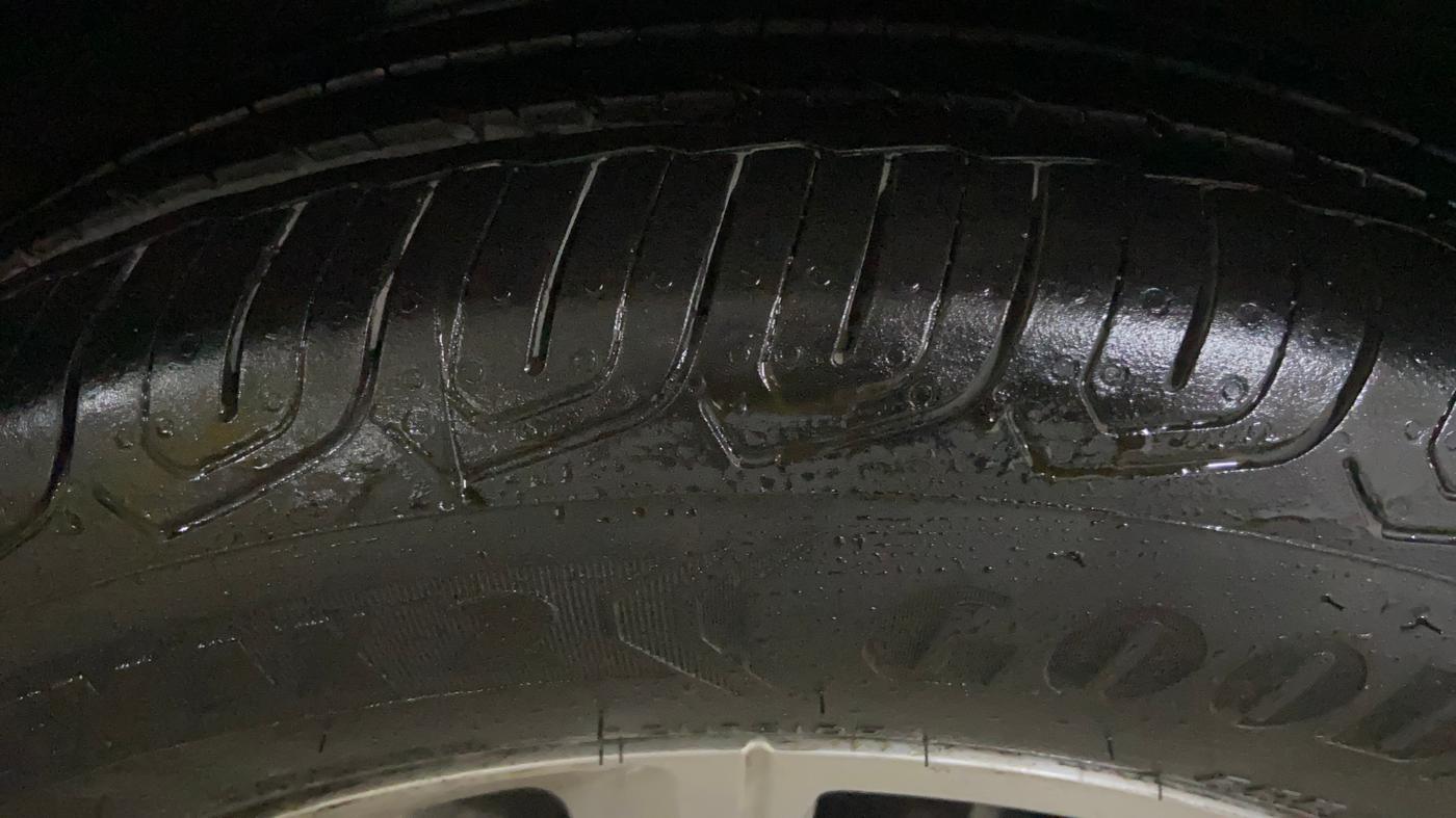 2021 Volkswagen TAIGUN GT 1.5 TSI MT, Petrol, Manual, 56,526 km, Right Front Tyre Tread