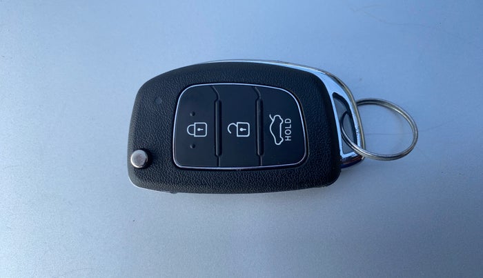 2015 Hyundai Xcent SX 1.2, Petrol, Manual, 47,433 km, Key Close Up