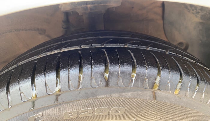 2015 Hyundai Xcent SX 1.2, Petrol, Manual, 47,433 km, Right Front Tyre Tread