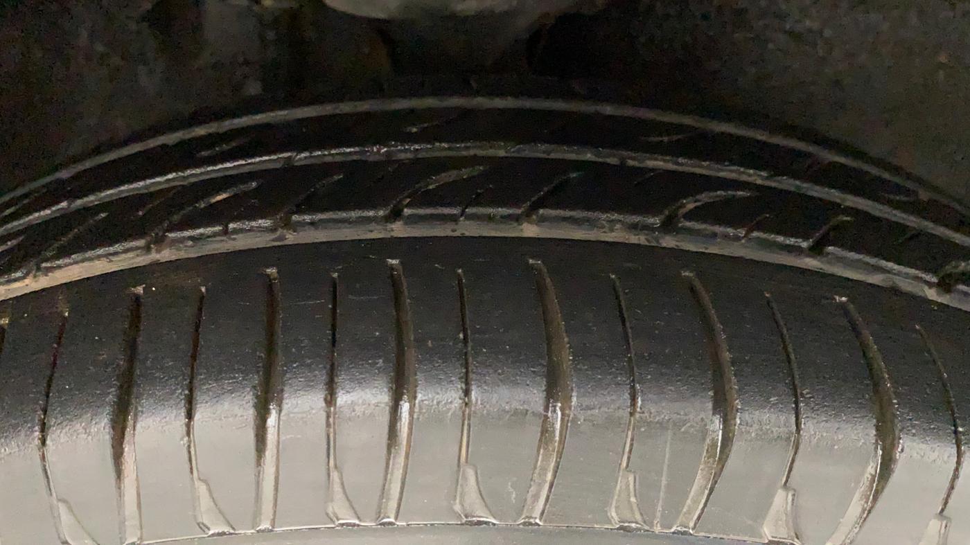 2010 Maruti Alto K10 LXI, Petrol, Manual, 86,013 km, Right Front Tyre Tread