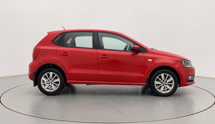 2015 Volkswagen Polo HIGHLINE1.5L, Diesel, Manual, 1,23,224 km, Right Side View