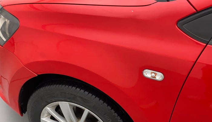 2015 Volkswagen Polo HIGHLINE1.5L, Diesel, Manual, 1,23,224 km, Left fender - Slightly dented