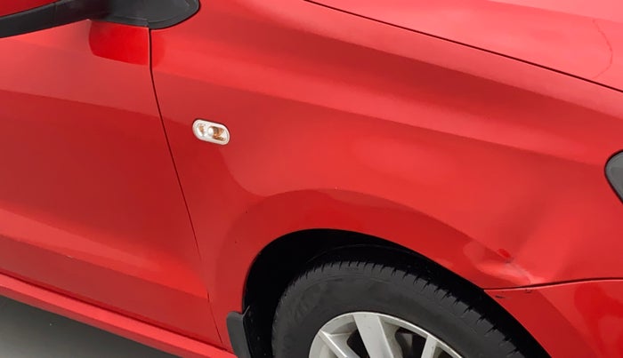 2015 Volkswagen Polo HIGHLINE1.5L, Diesel, Manual, 1,23,224 km, Right fender - Slightly dented