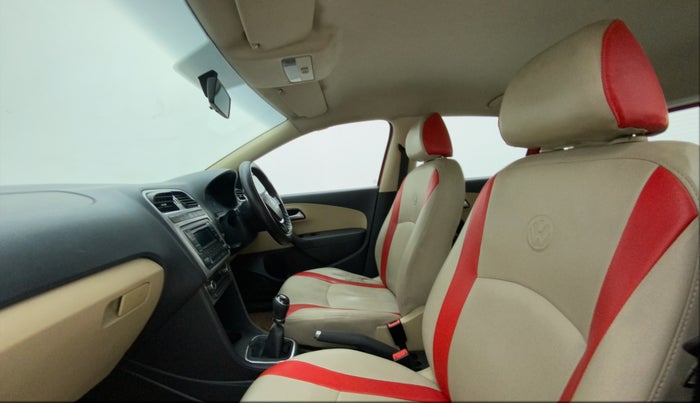 2015 Volkswagen Polo HIGHLINE1.5L, Diesel, Manual, 1,23,224 km, Right Side Front Door Cabin