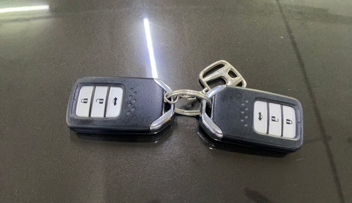 2022 Honda City 1.5L I-VTEC V MT 5TH GEN, Petrol, Manual, 39,346 km, Key Close Up