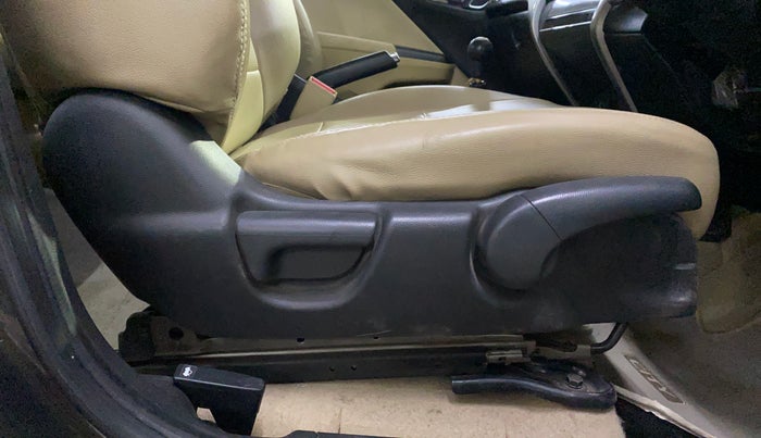 2022 Honda City 1.5L I-VTEC V MT 5TH GEN, Petrol, Manual, 39,346 km, Driver Side Adjustment Panel