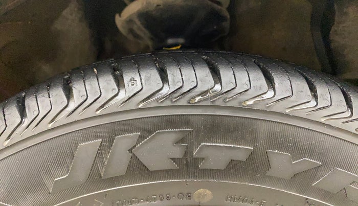 2017 Maruti Celerio ZXI (O), Petrol, Manual, 75,516 km, Right Front Tyre Tread