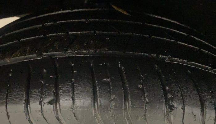 2016 Maruti Baleno ALPHA DIESEL 1.3, Diesel, Manual, 91,055 km, Right Rear Tyre Tread