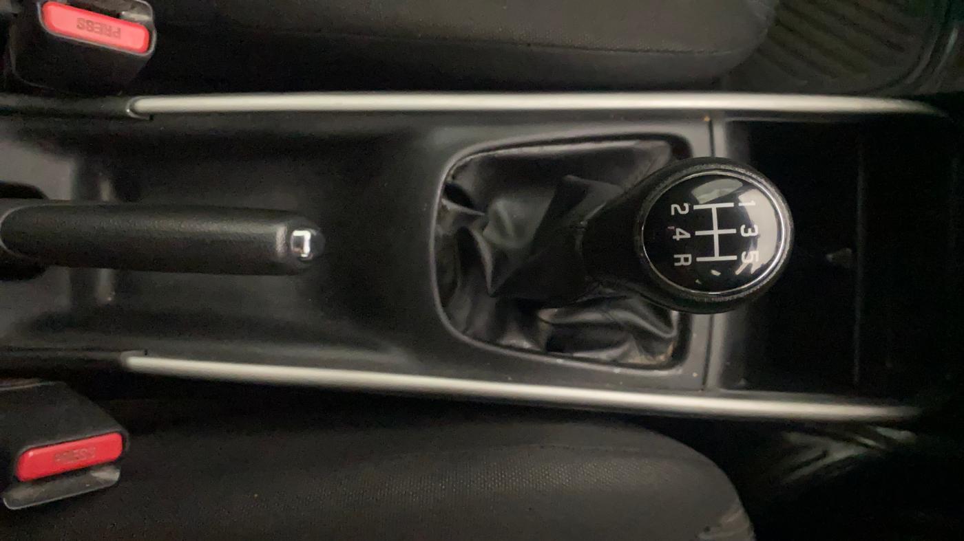 2016 Maruti Baleno ALPHA DIESEL 1.3, Diesel, Manual, 91,114 km, Gear Lever