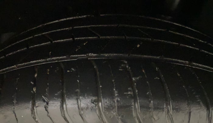 2016 Maruti Baleno ALPHA DIESEL 1.3, Diesel, Manual, 91,055 km, Left Rear Tyre Tread